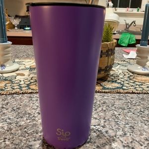 Sip tumbler by Swell